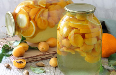 Компот из цитрусов и абрикоса