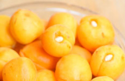 Абрикосовое варенье с миндалем