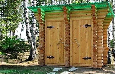 дерев'яний туалет